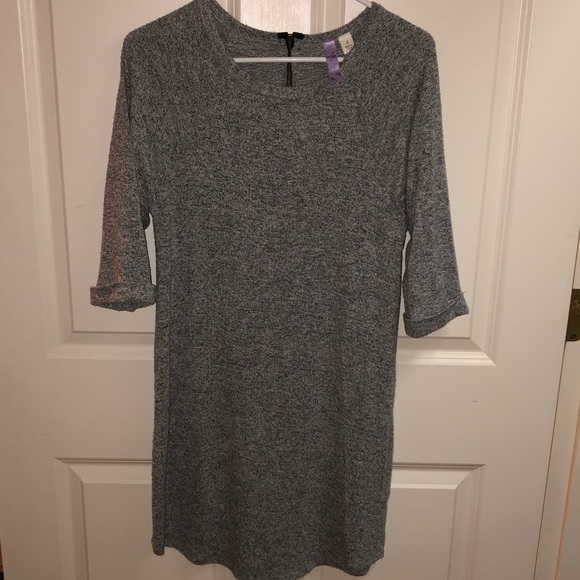 Alya Dresses & Skirts - Francesca’s Alya Grey Dress